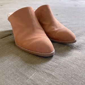 Old Navy Heeled Slip-on’s